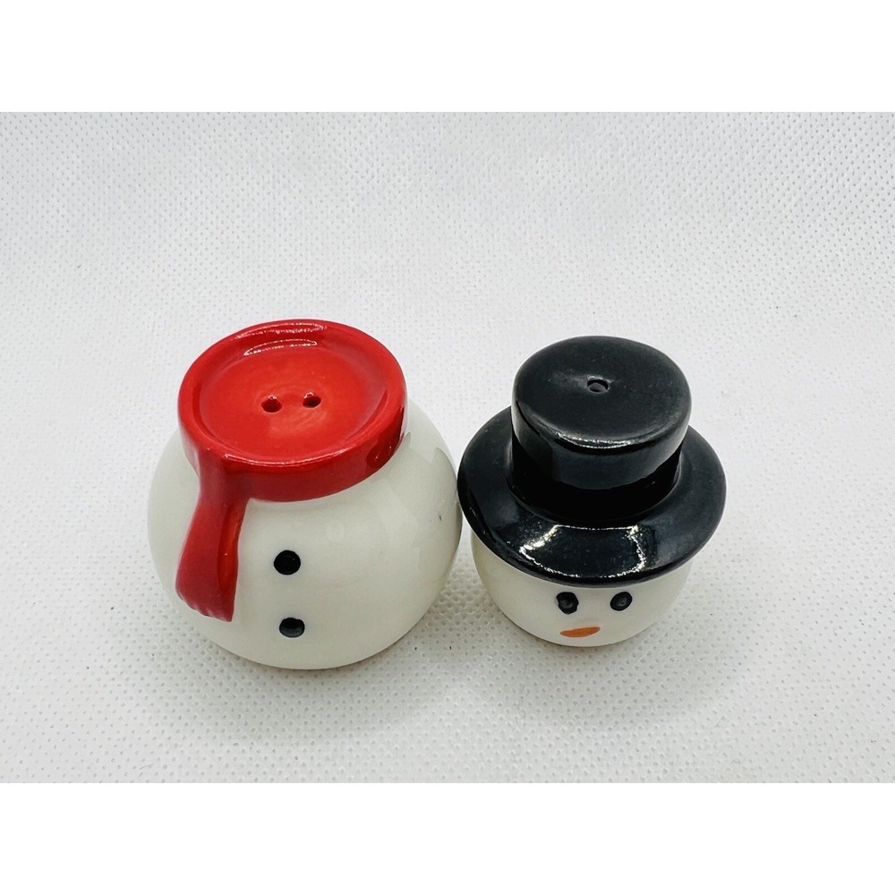 STACKING SNOWMAN ~ Salt and Pepper Shakers Holiday Table Ware Home Decor - Picture 4 of 5